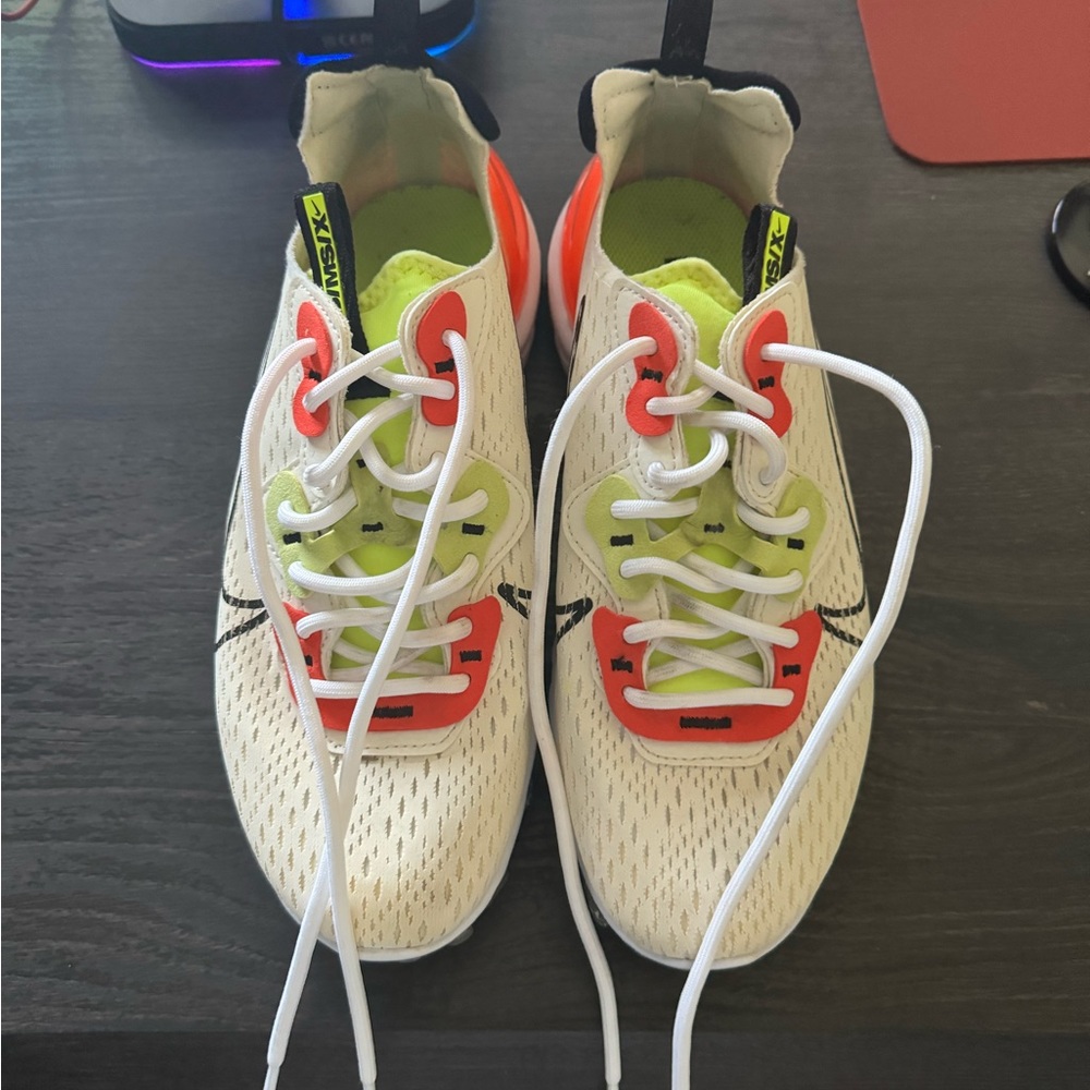 Nike NSW react vision